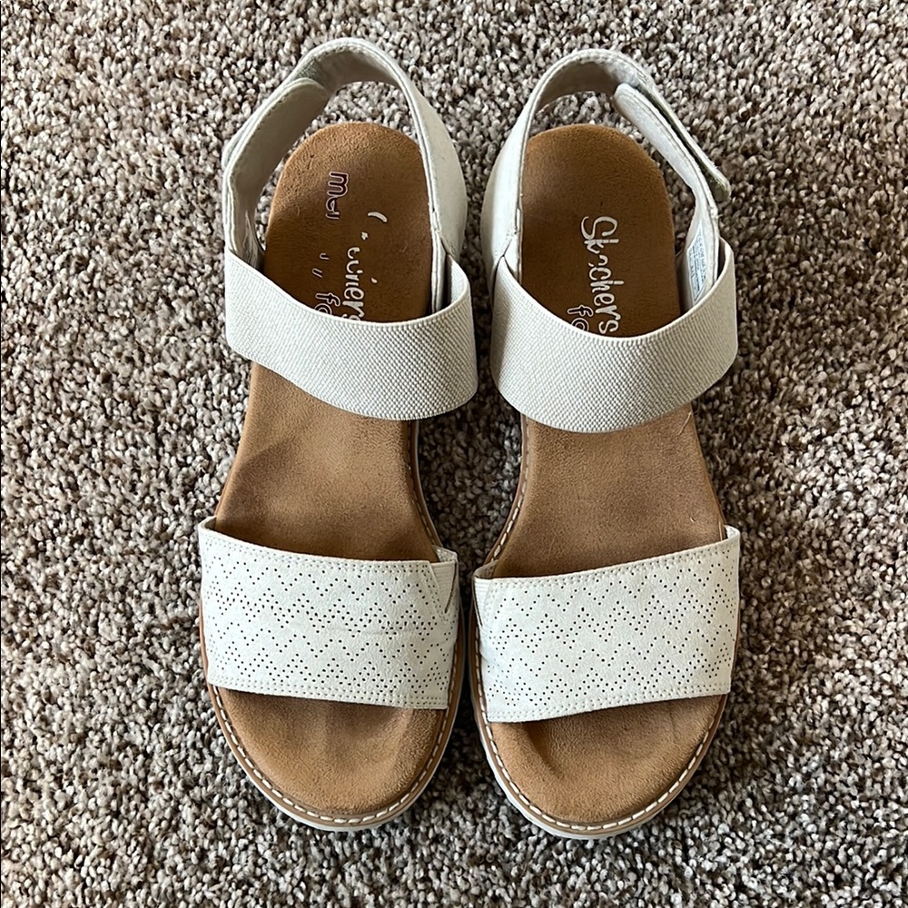Women’s size 7.5 sketchers sandals